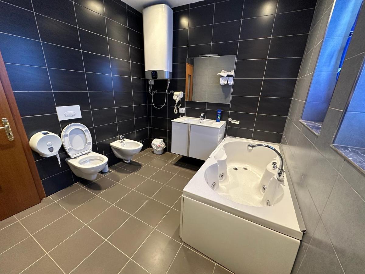 Hotel Gjallica Kukes ภายนอก รูปภาพ