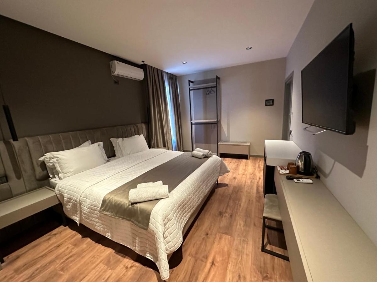 Hotel Gjallica Kukes ภายนอก รูปภาพ