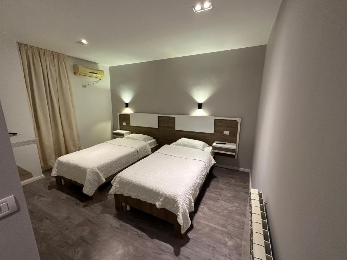 Hotel Gjallica Kukes ภายนอก รูปภาพ